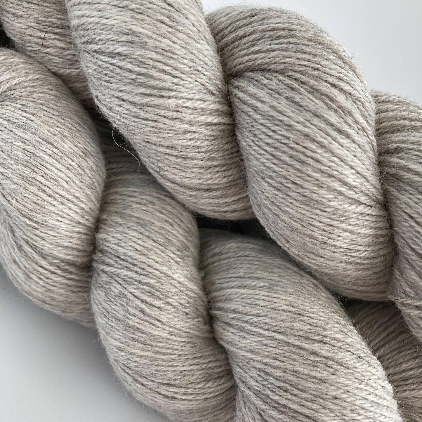 Cloud / Undyed Light Grey