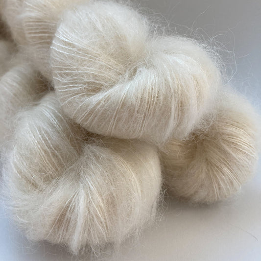 Silk Mohair / Natural White (ufarvet)